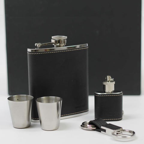 Hipflask and cups set